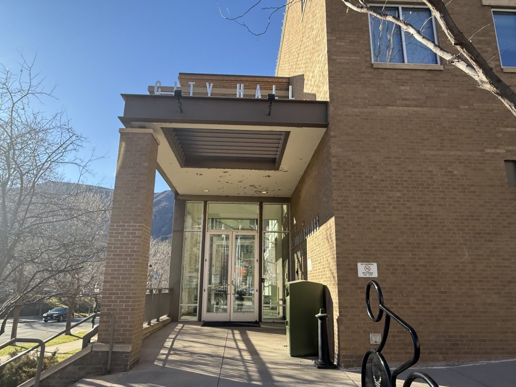 Glenwood Springs advances South Bridge land acquisition