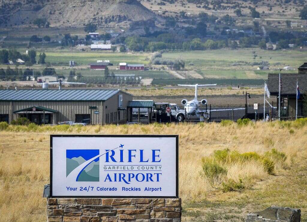 County commissioners approve Rifle airport taxiway, apron work