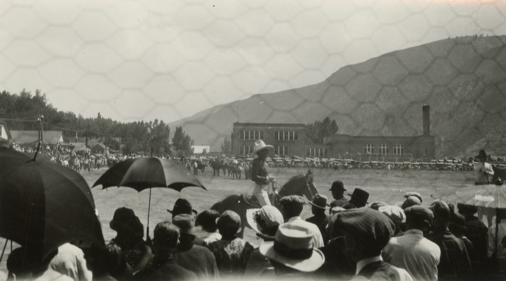 Glenwood Springs Historical Society archive: Tom Mix thrills Glenwood crowd